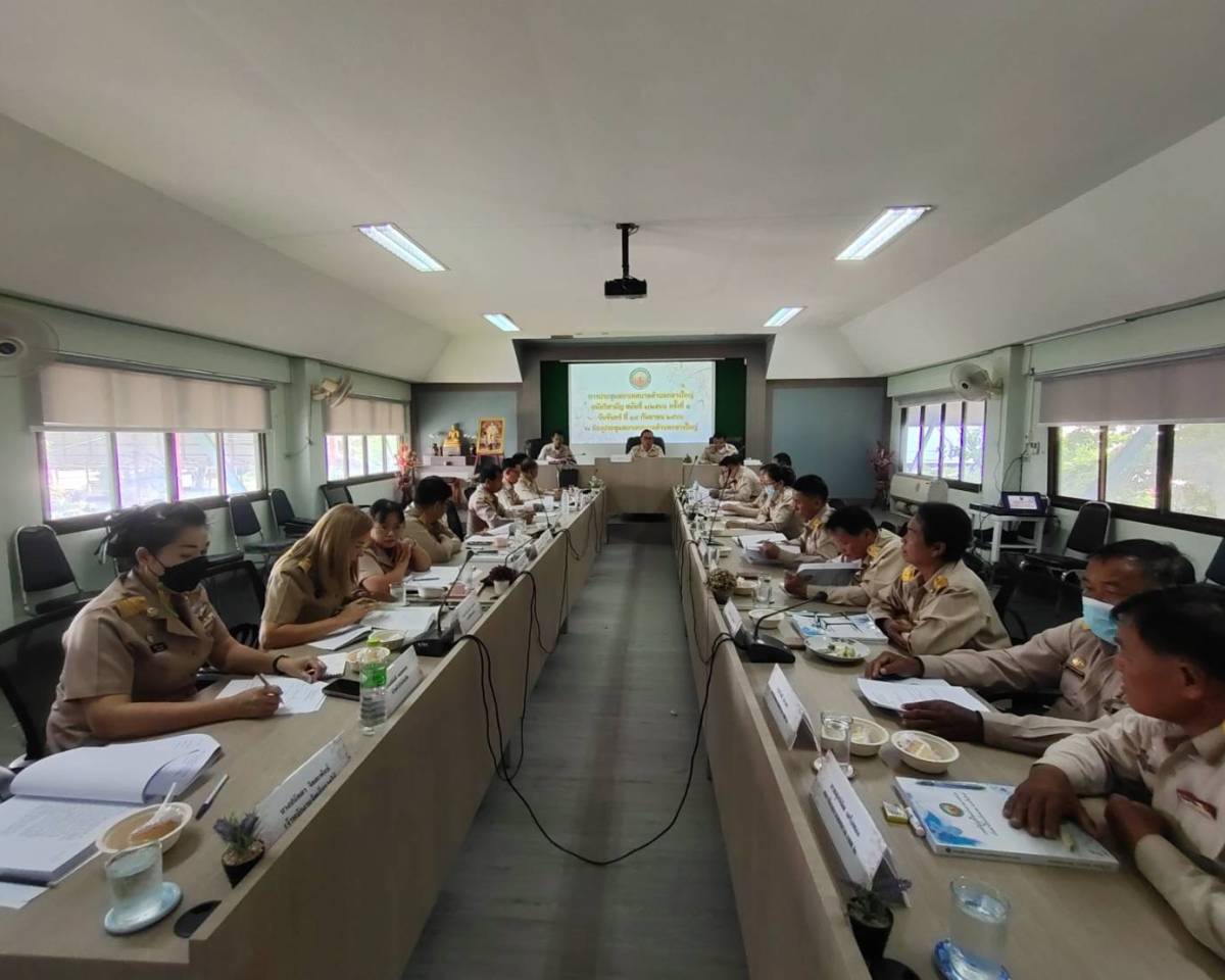นายอำเภอบ้านผือได้ประกาศเรียกประชุมสภาสมัยวิสามัญครั้งที่ 1/2566 และนายบุญเตียง ทองแถมประธานสภาเทศบาลตำบลกลางใหญ่ ได้เรียกประชุมสภาเทศบาลตำบลกลางใหญ่
